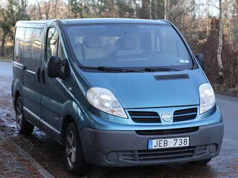 Ljusblå Nissan Primastar stulen i Västerås
